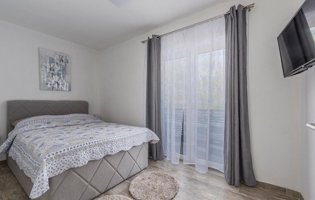 Apartmani Natalija Πόρετς Εξωτερικό φωτογραφία