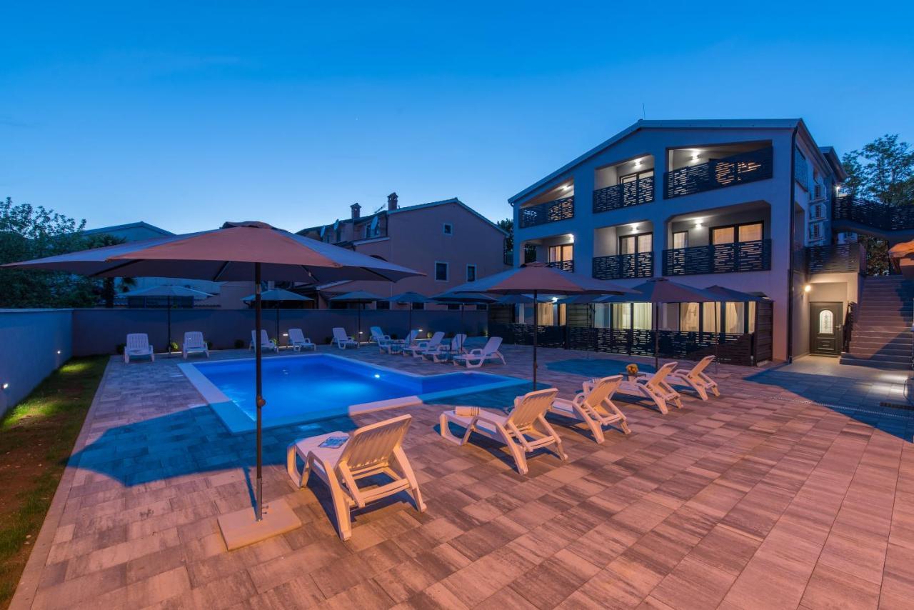 Apartmani Natalija Πόρετς Εξωτερικό φωτογραφία