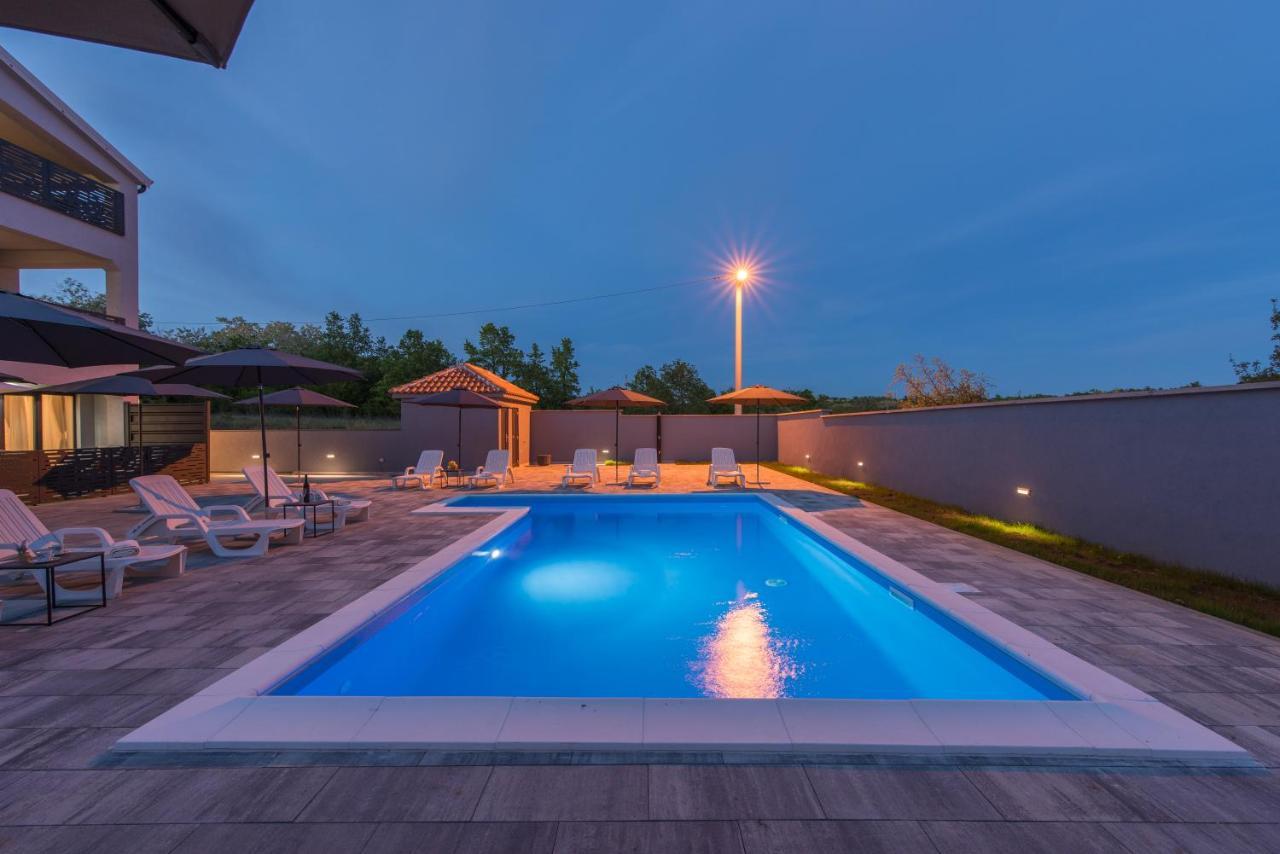 Apartmani Natalija Πόρετς Εξωτερικό φωτογραφία