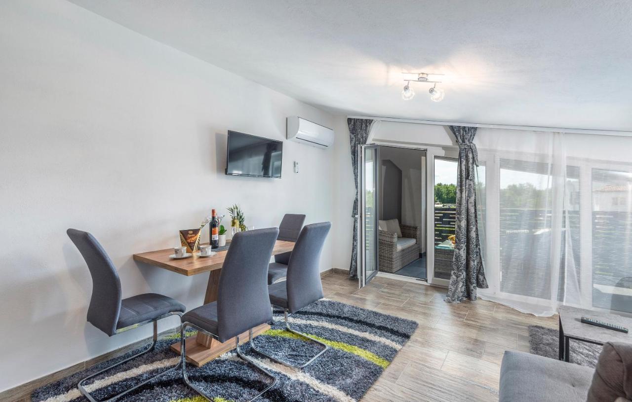Apartmani Natalija Πόρετς Δωμάτιο φωτογραφία
